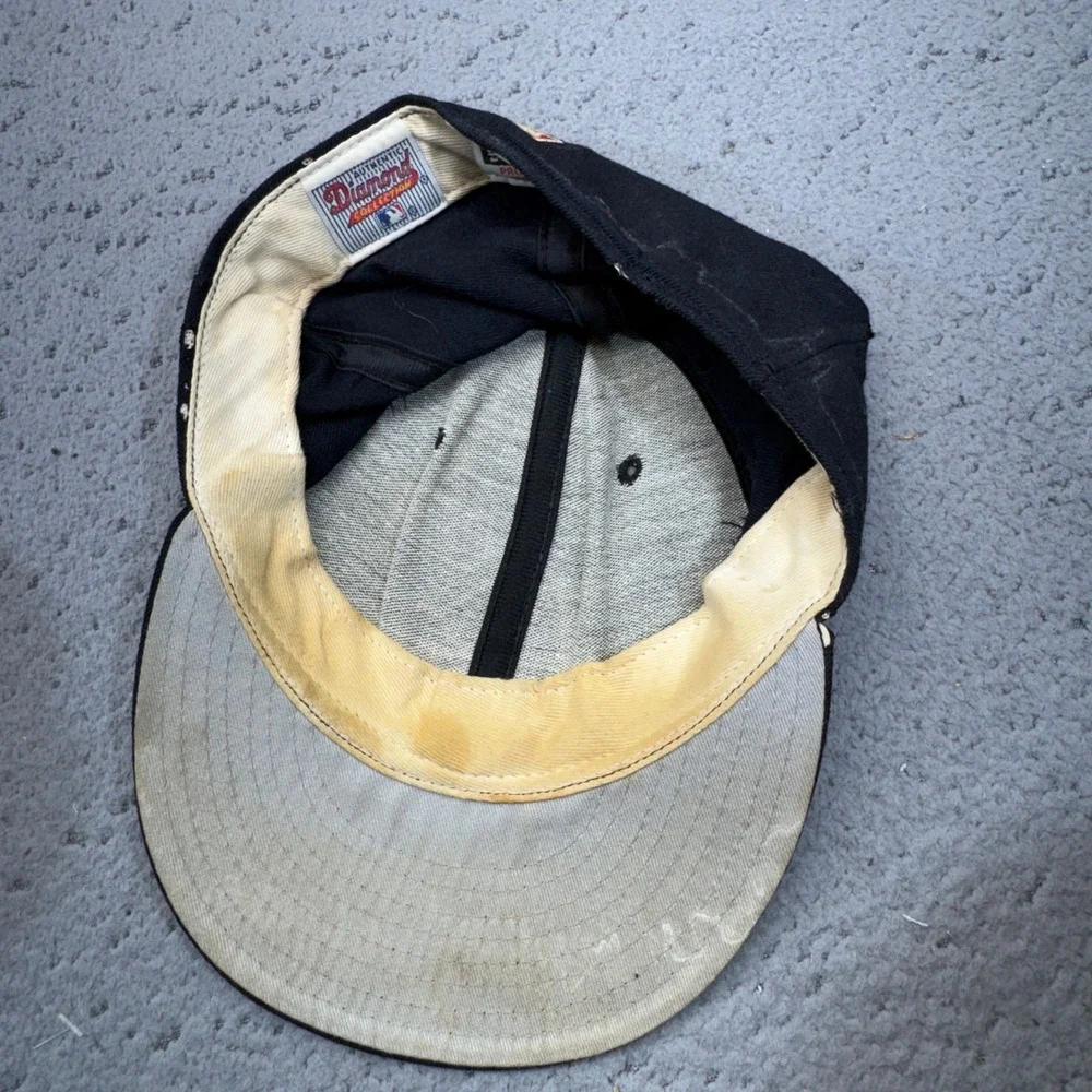 Vintage Cleveland Indians Hat Mens 7 5/8 Baseball MLB Chief Wahoo Fitted Cap 90s